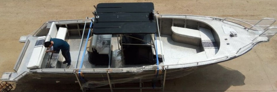 Aluminum commercial work fishing boat