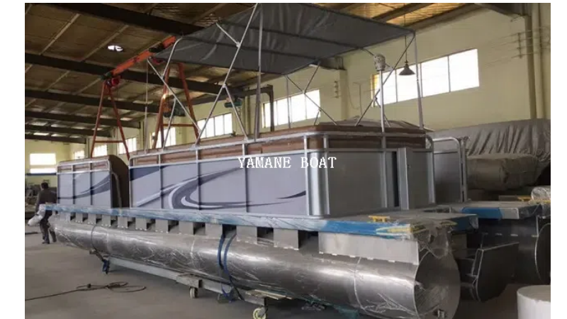 aluminum pontoon boat
