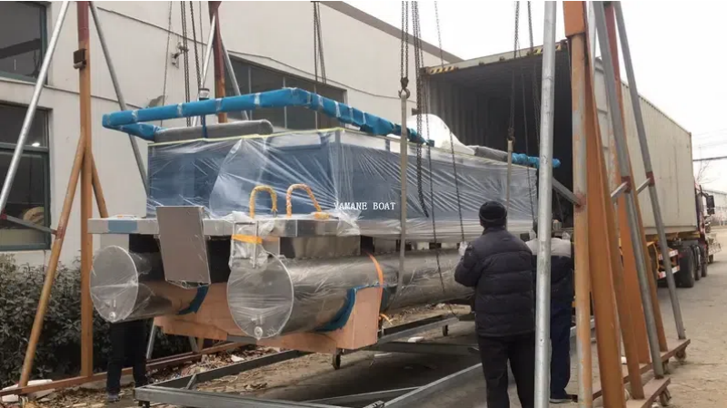 Do Aluminum Boats Get Hot in The Sun?