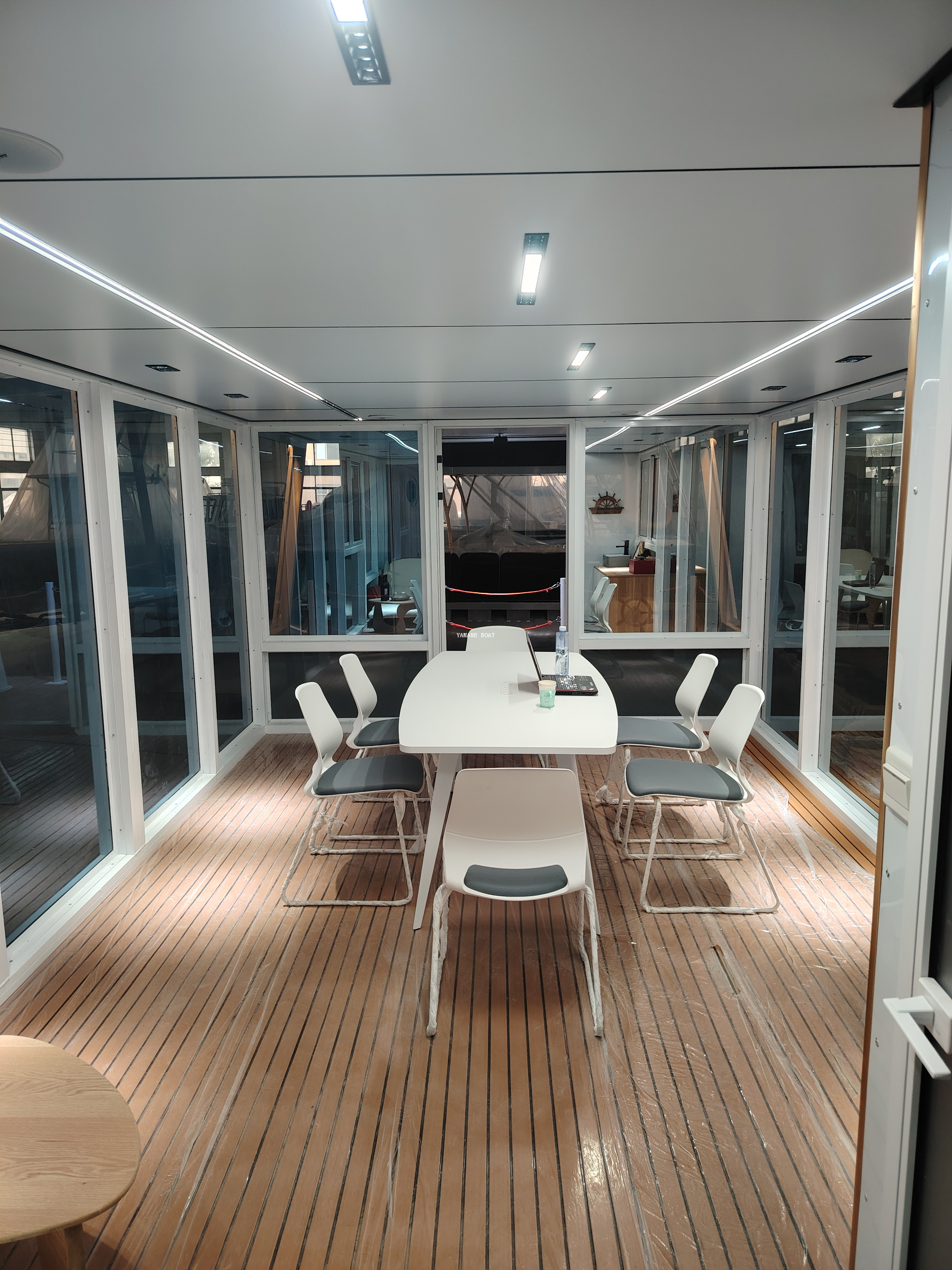 Aluminum pontoon House Boat