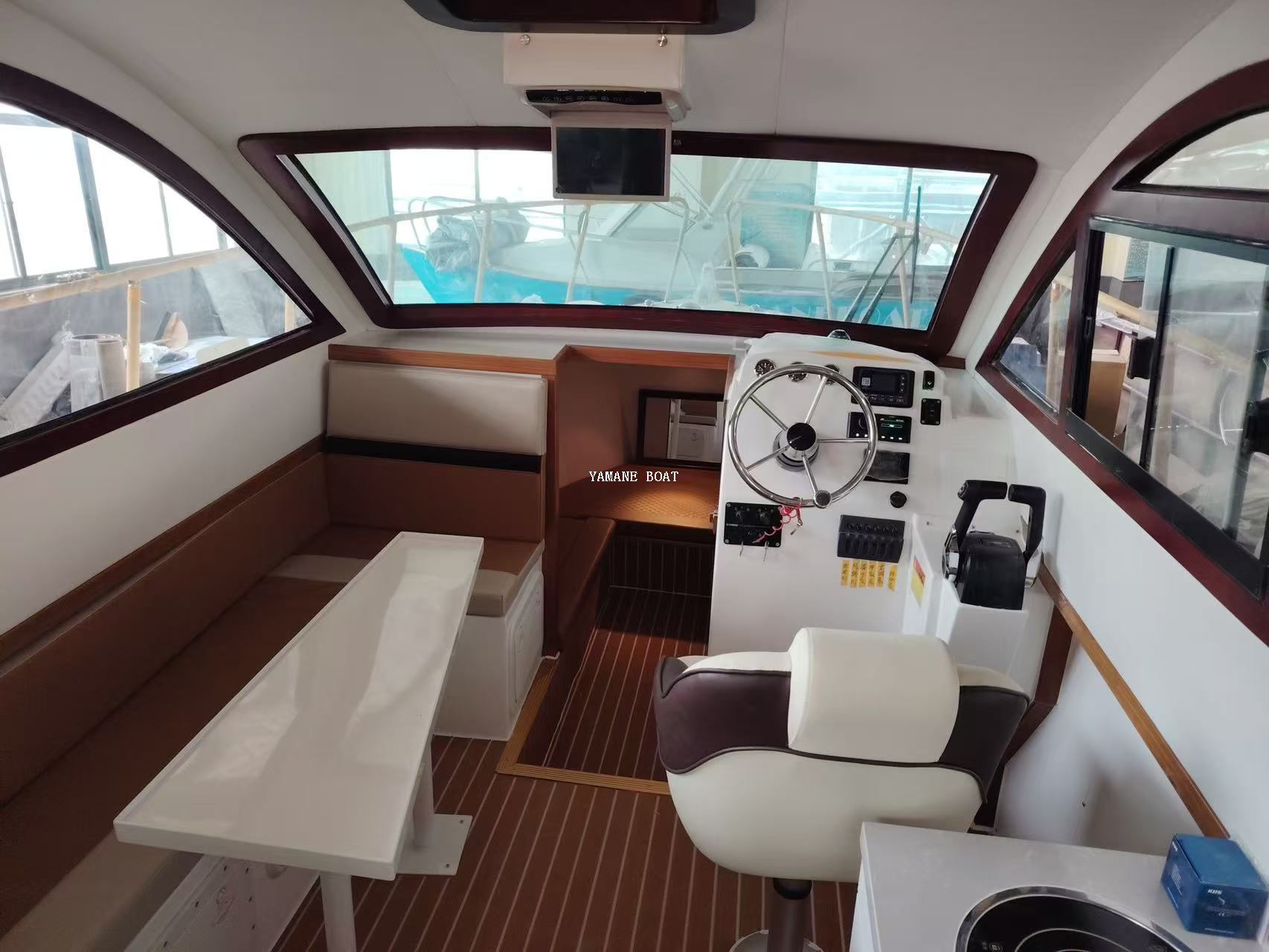 32 Feet Fiberglass Cabin Boat