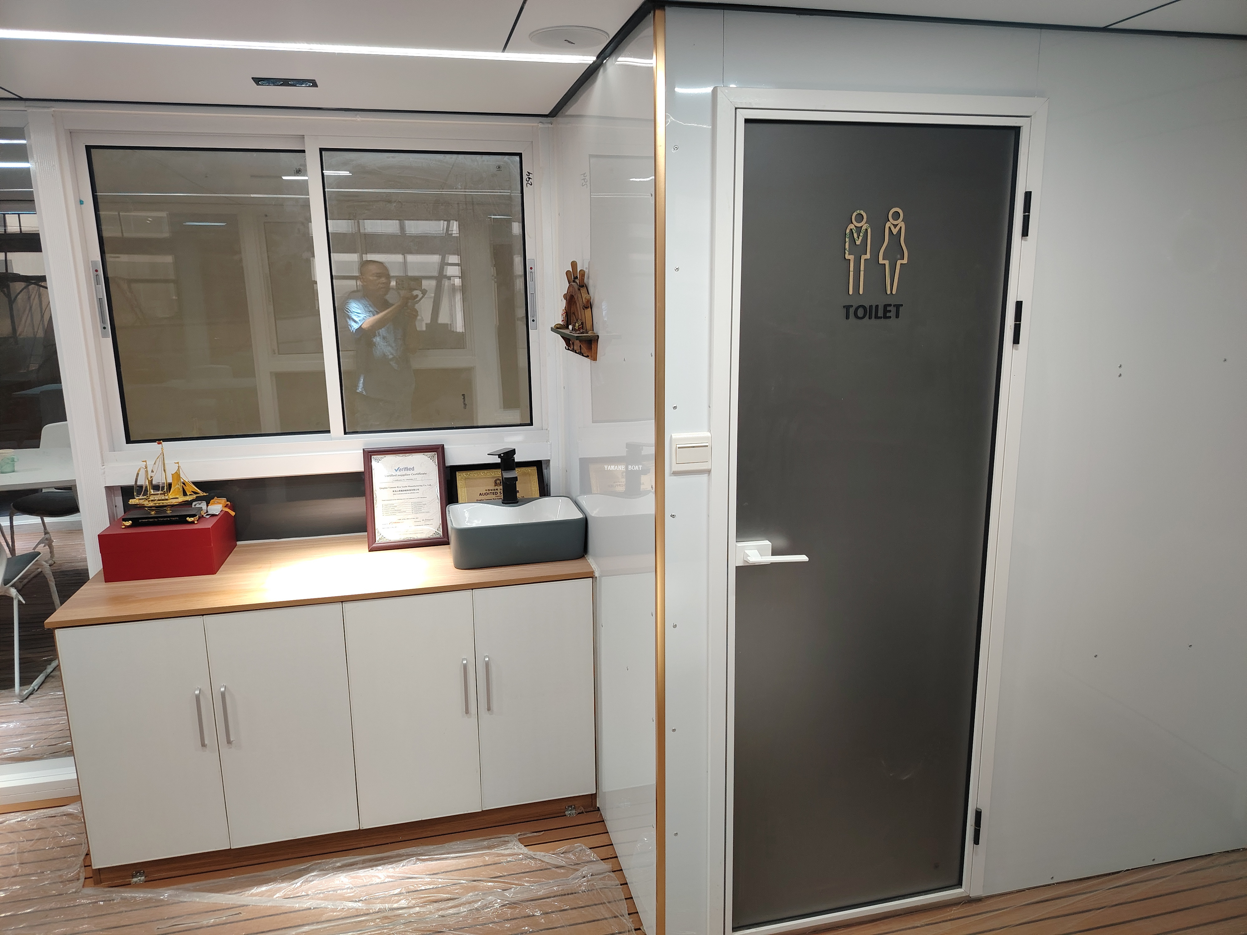 Aluminum pontoon House Boat