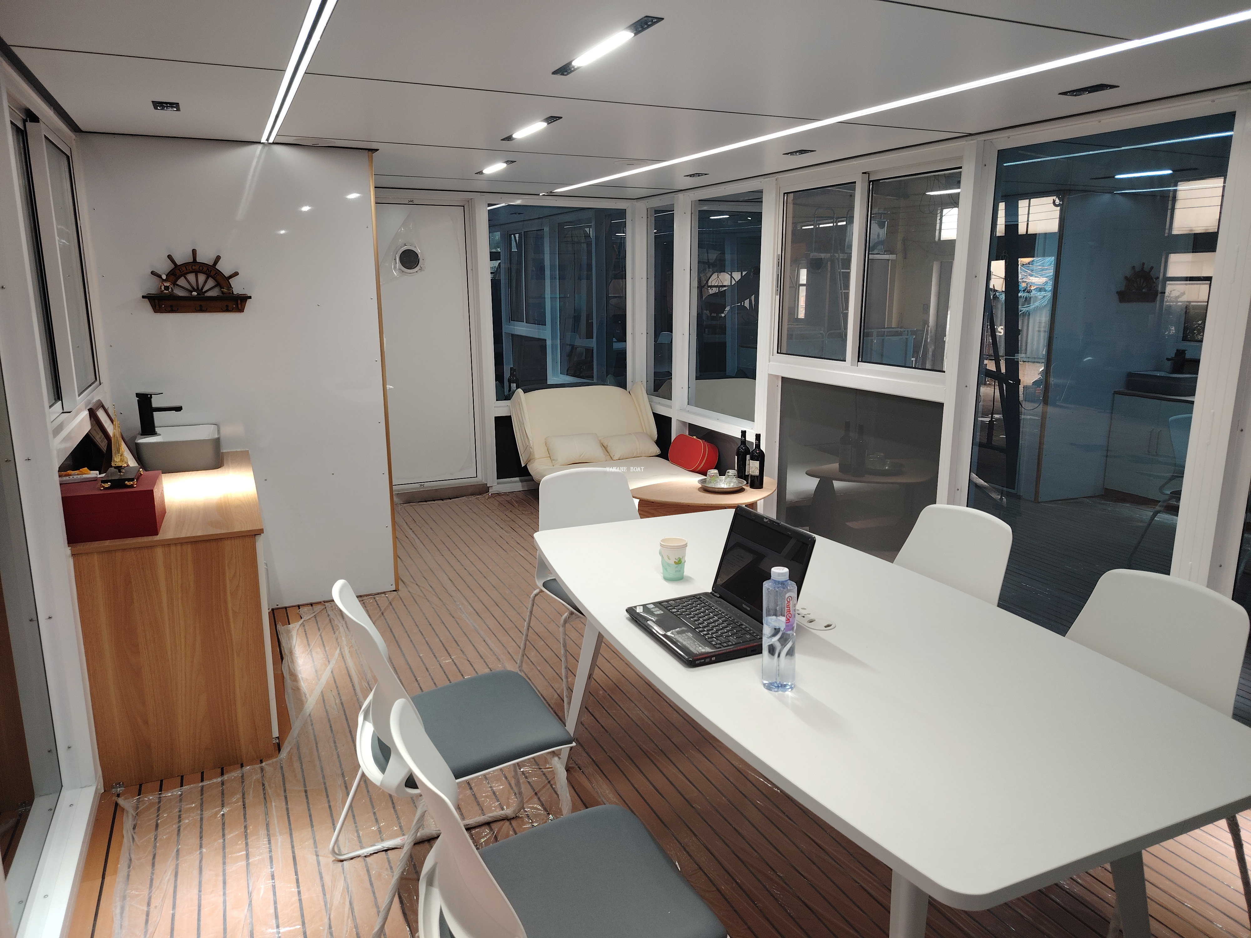 Aluminum pontoon House Boat