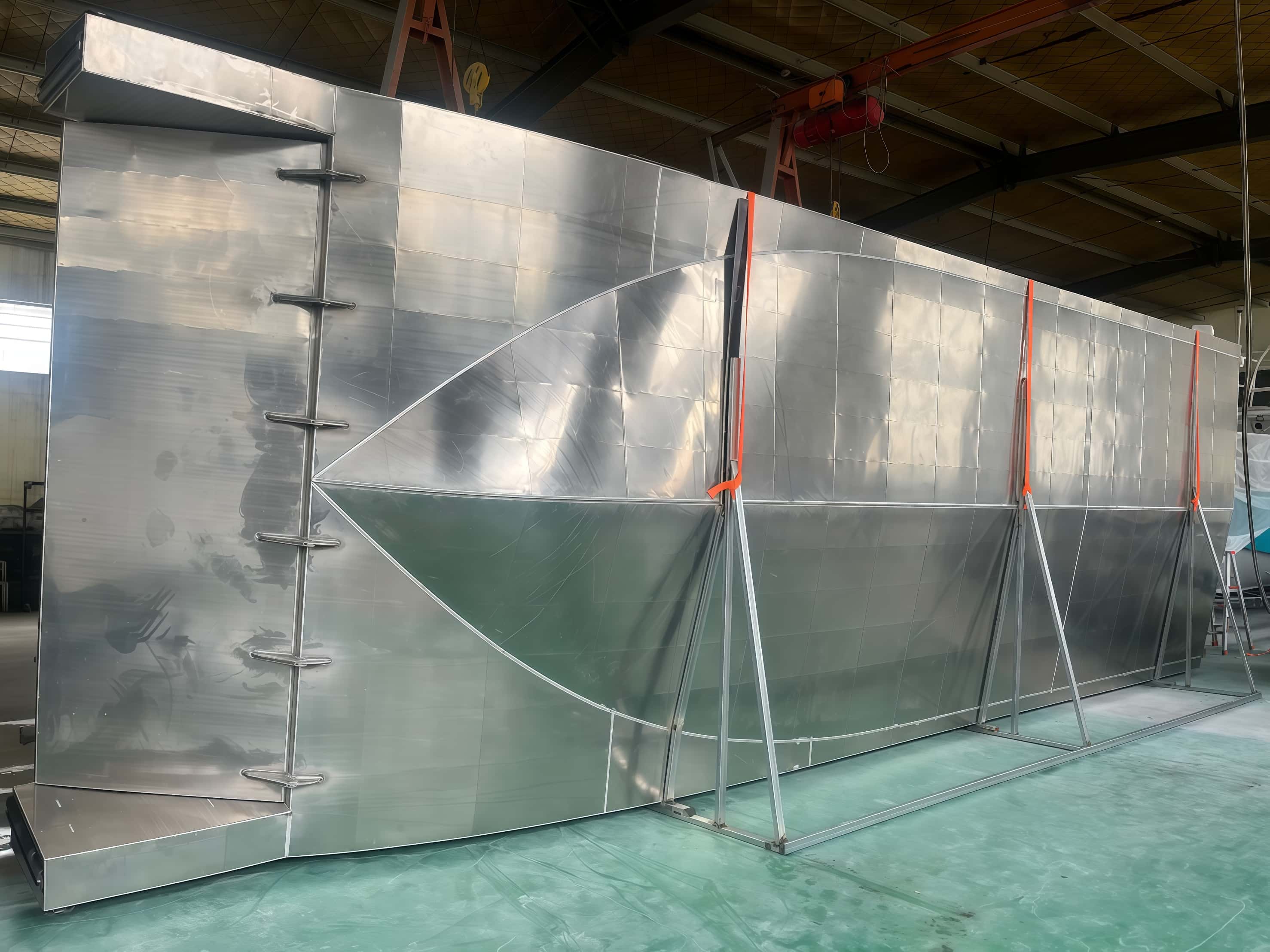 landing craft shipment yamane ryu yacht factory.jpg